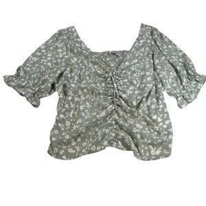 Abercrombie womens green floral crop top off shoulder blouse.  Size XL